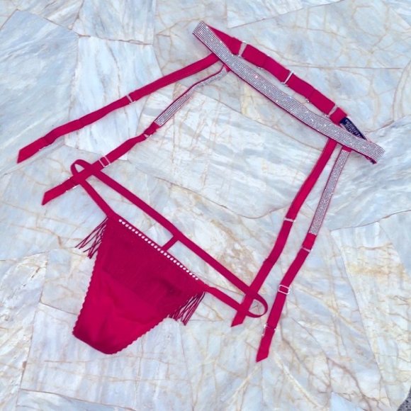 Victoria Secret Matching Two piece Set Garter XS/S and Thong V-String Medium Red - Picture 7 of 9